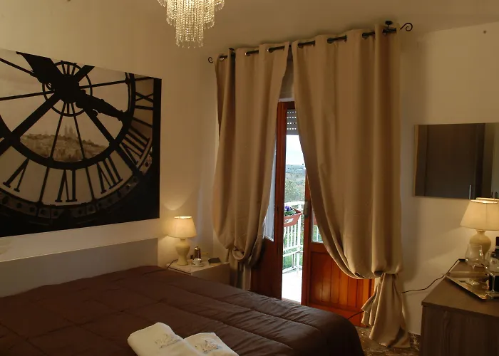 Falcobianco Bed & Breakfast 3*